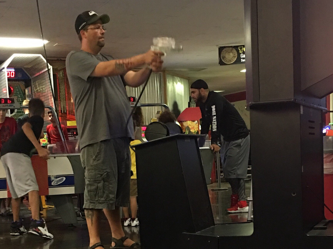 Family Fun Center-莱克兰必去景点