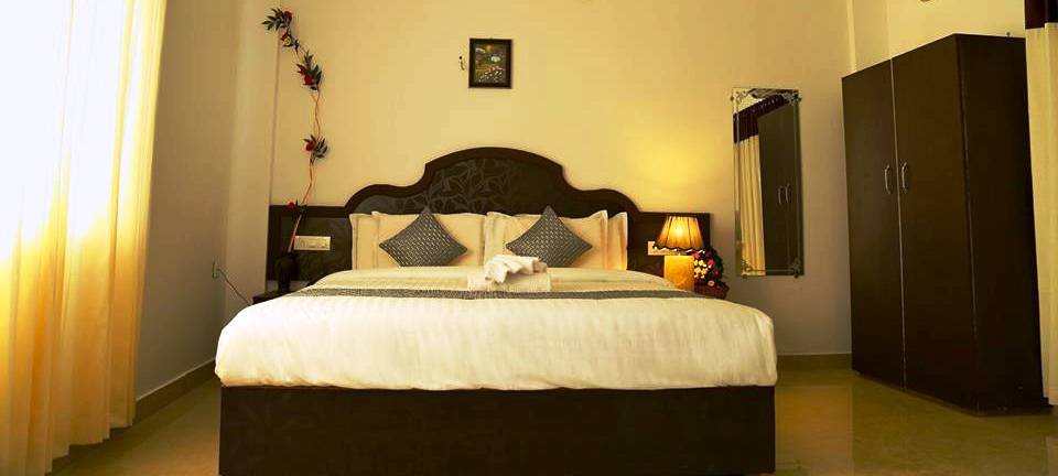 Ebenezer Plaza Hotel-官方