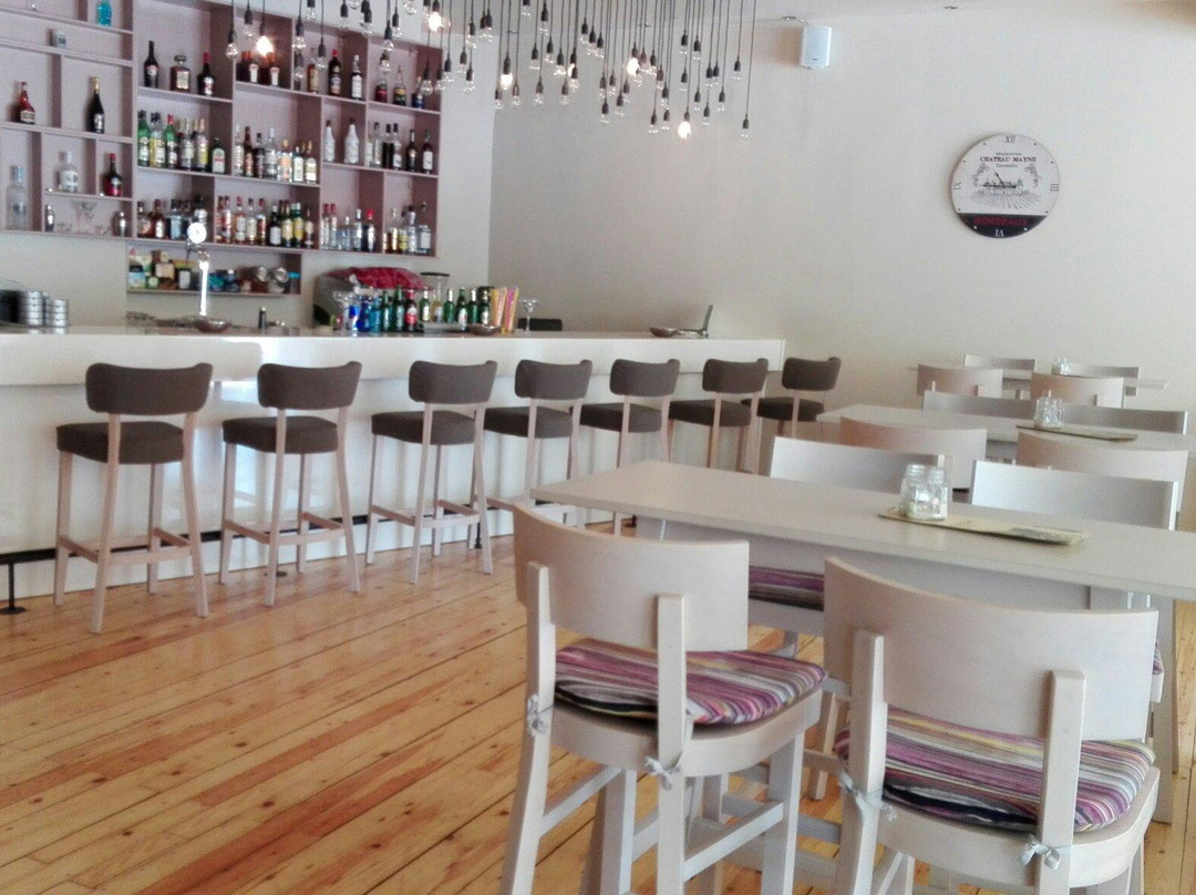 Central Restaurant-Acharavi必去景点