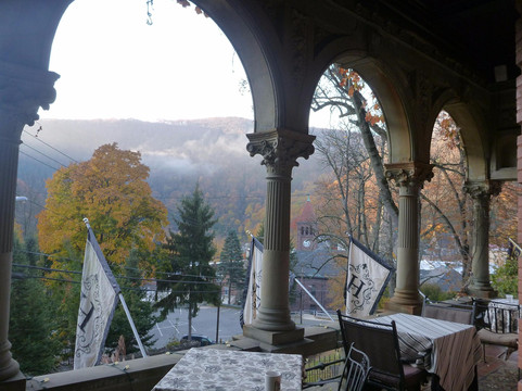 The Harry Packer Mansion- Libations Lounge-吉姆索普必去景点