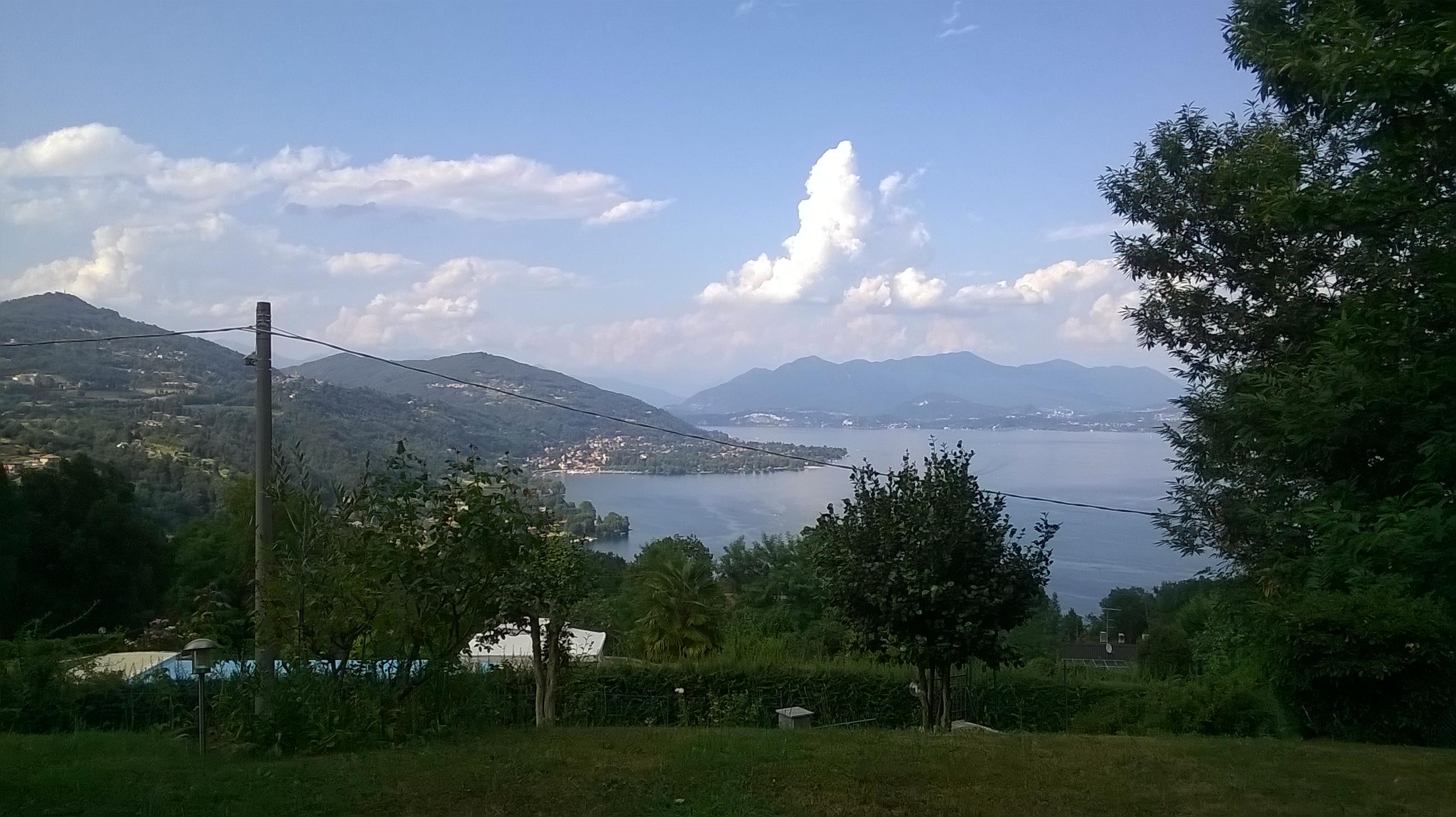 Bed and Breakfast La Terrazza sul Lago-泳池