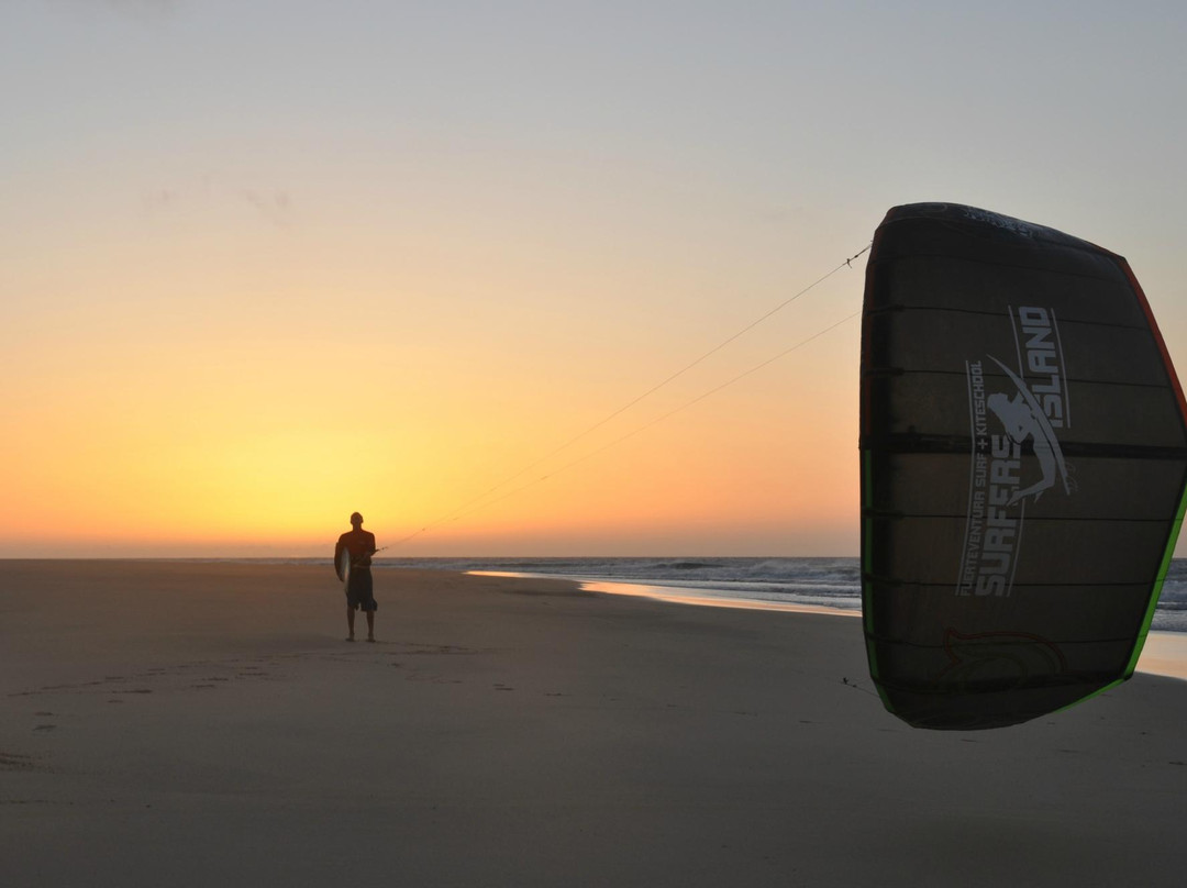 Surfers Island景点图片