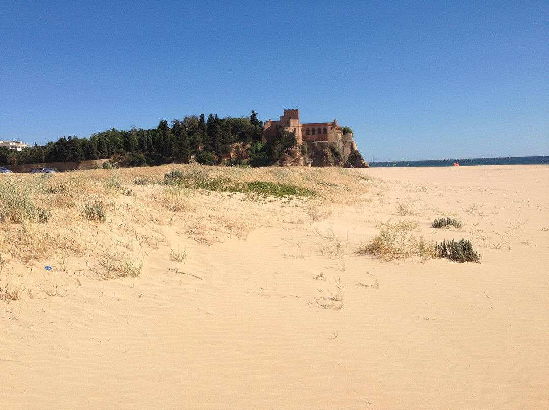 Praia da Angrinha景点图片