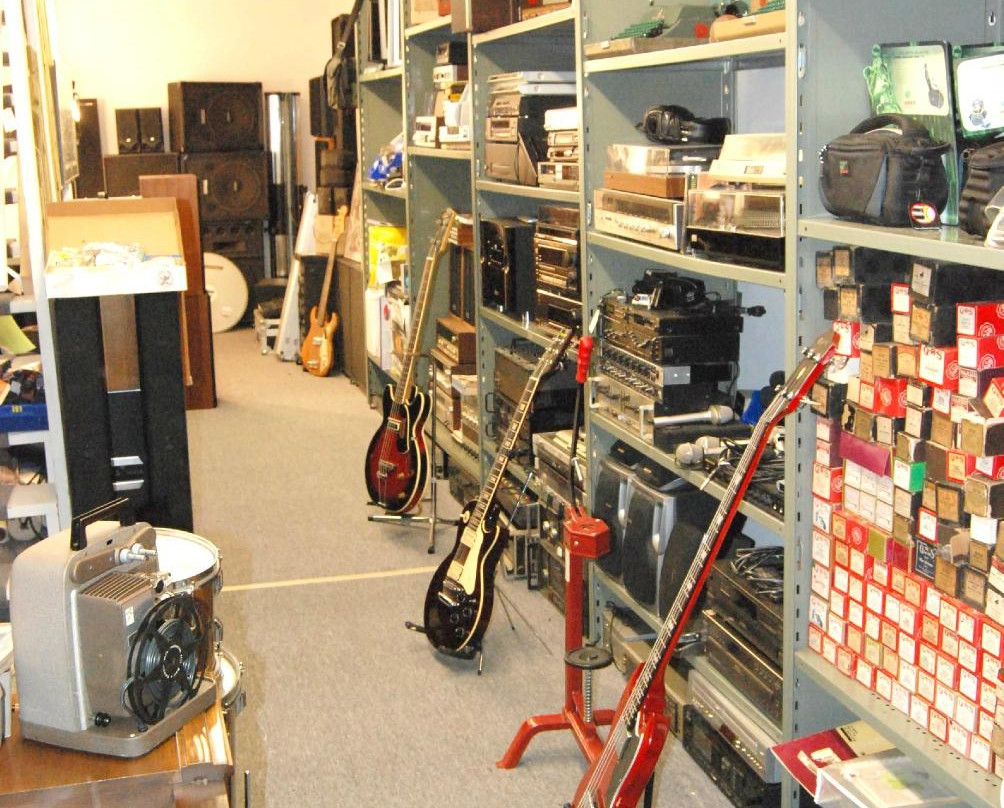 The Electric Garage Sale-Orangeville必去景点