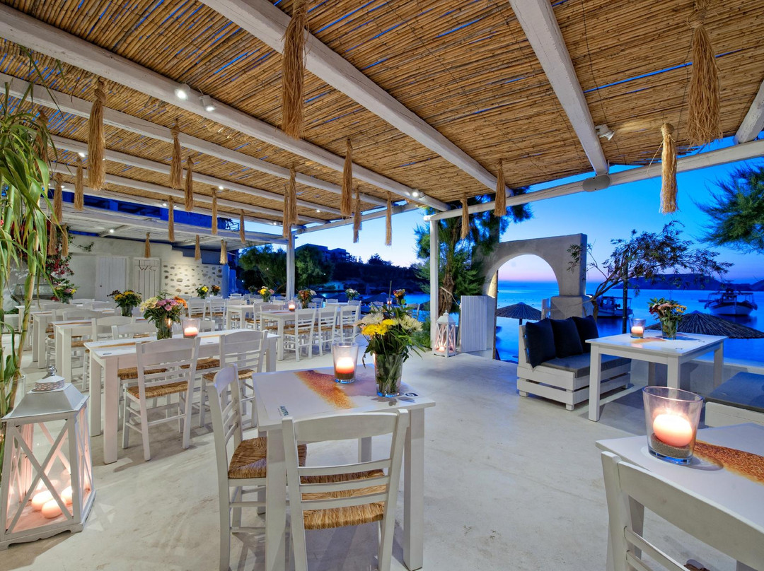 Almyra Seaside Food & Cocktails