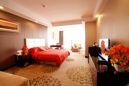 华美达大酒店主图