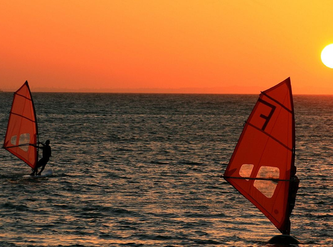 Moonbeach Windsurfing Ltd-雷斯苏勒必去景点