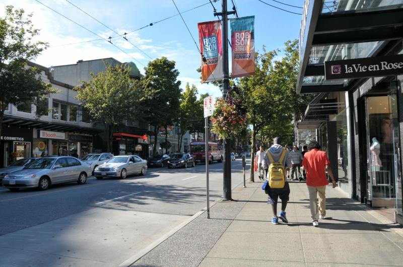 罗布森街-温哥华必去景点