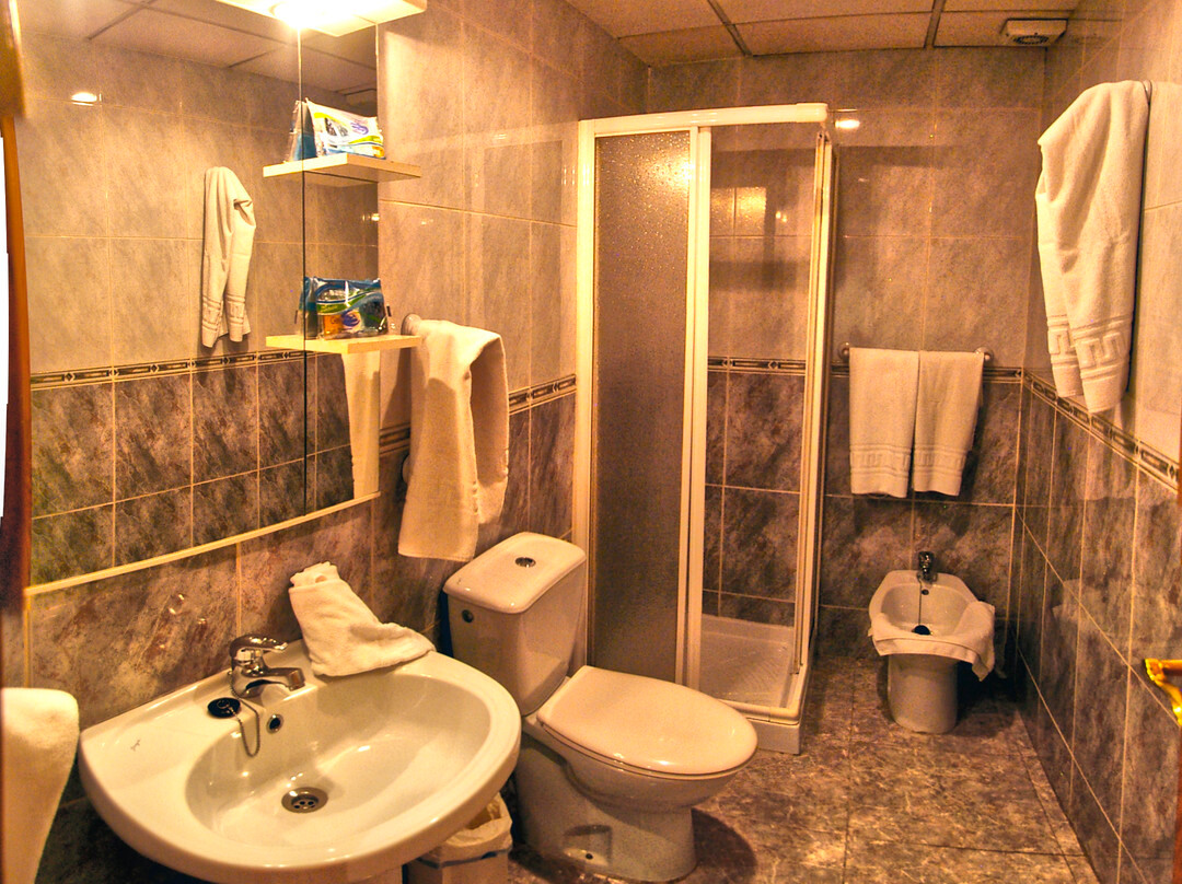 Atarfe酒店住宿-Hostal Apolo Trece