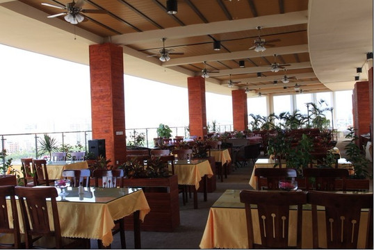 世纪山水酒店主图