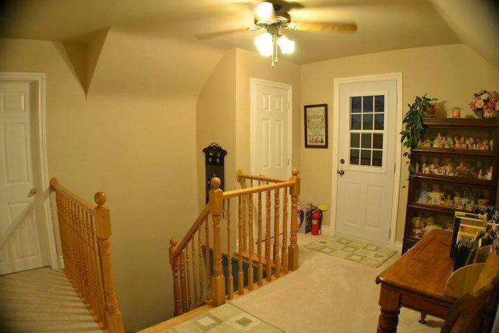 Beside The Winery主图