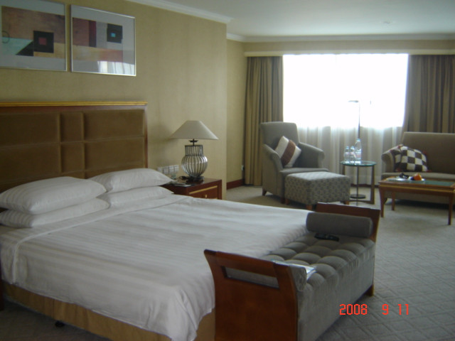 沈阳中山皇冠假日酒店主图