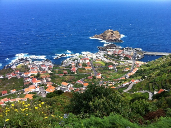 Porto Moniz Natural Swimming Pools-莫尼什港必去景点