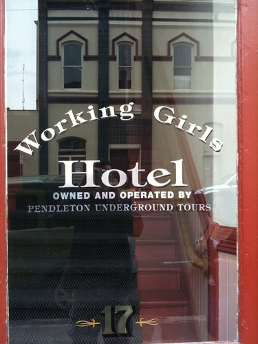 Working Girls Hotel主图