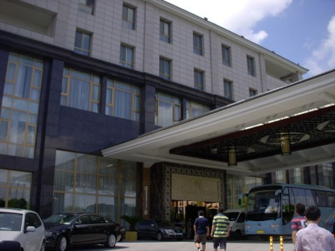 朱家角皇家郁金香花园酒店主图