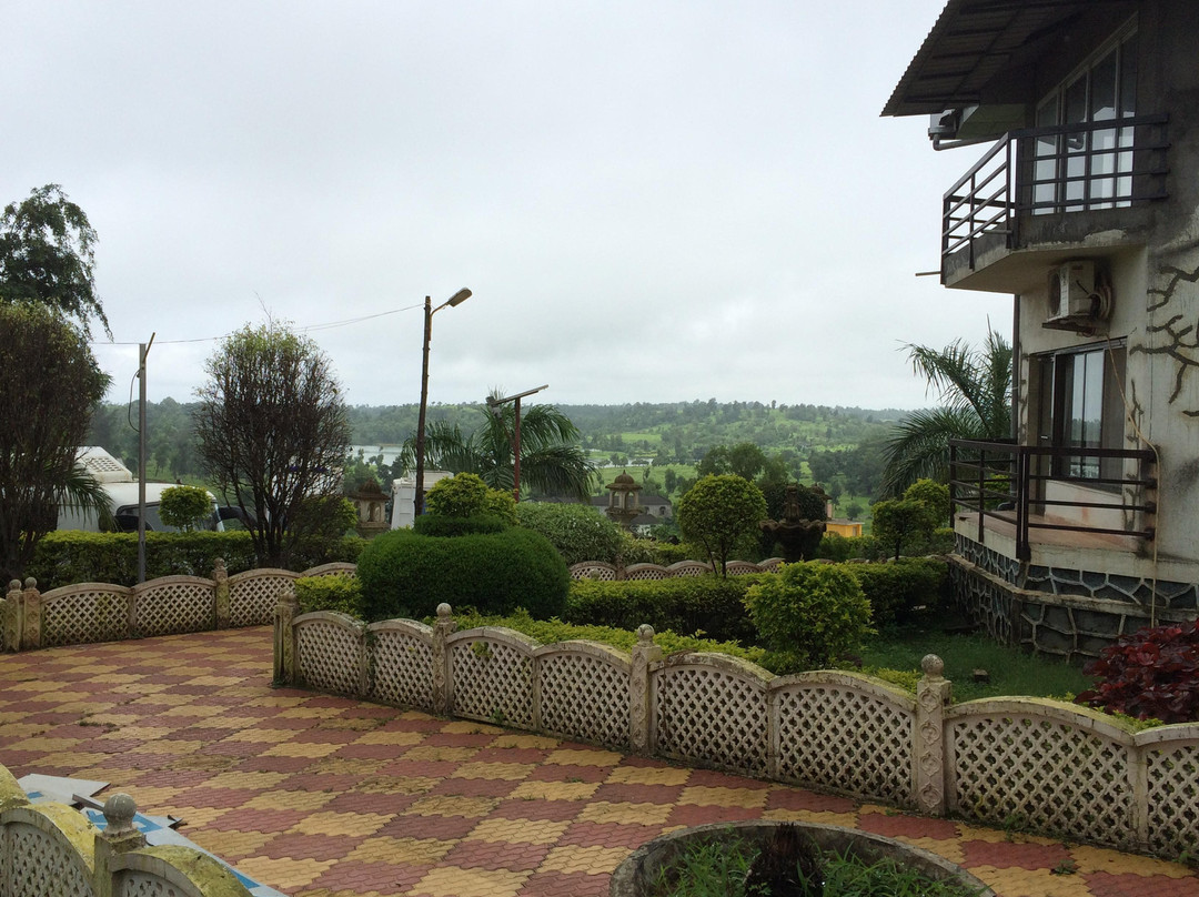 Symphony Lakeview Resorts
