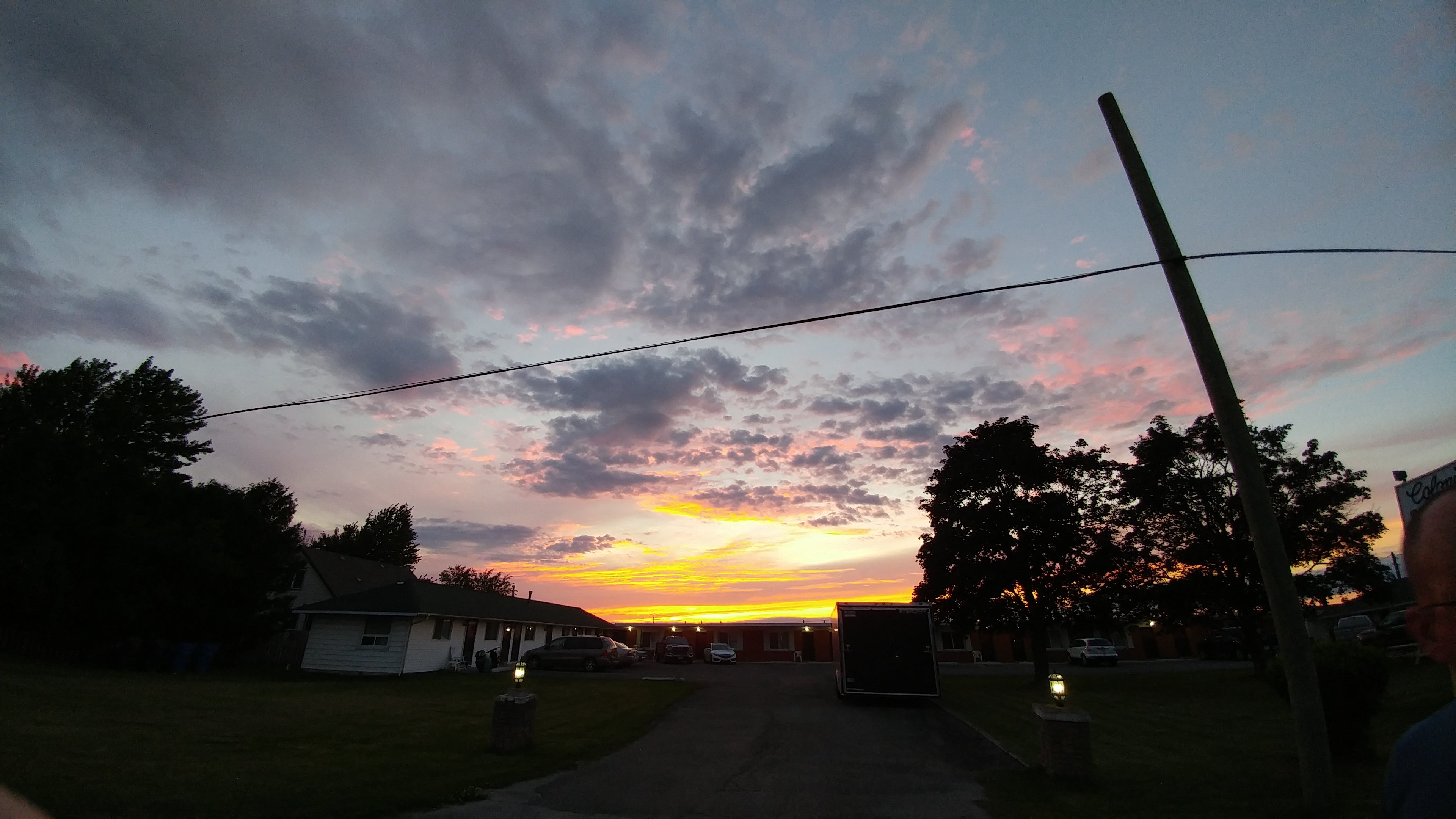 Colonial Motel-官方