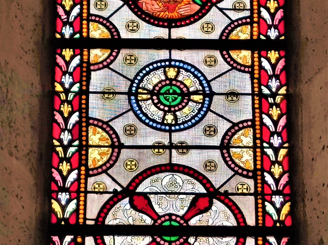 Eglise Saint-Hilaire de Savigné-Savigne必去景点