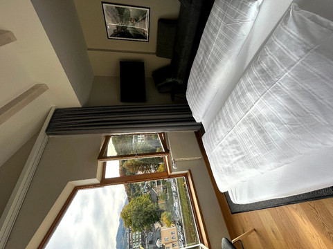 希夫黄金酒店主图