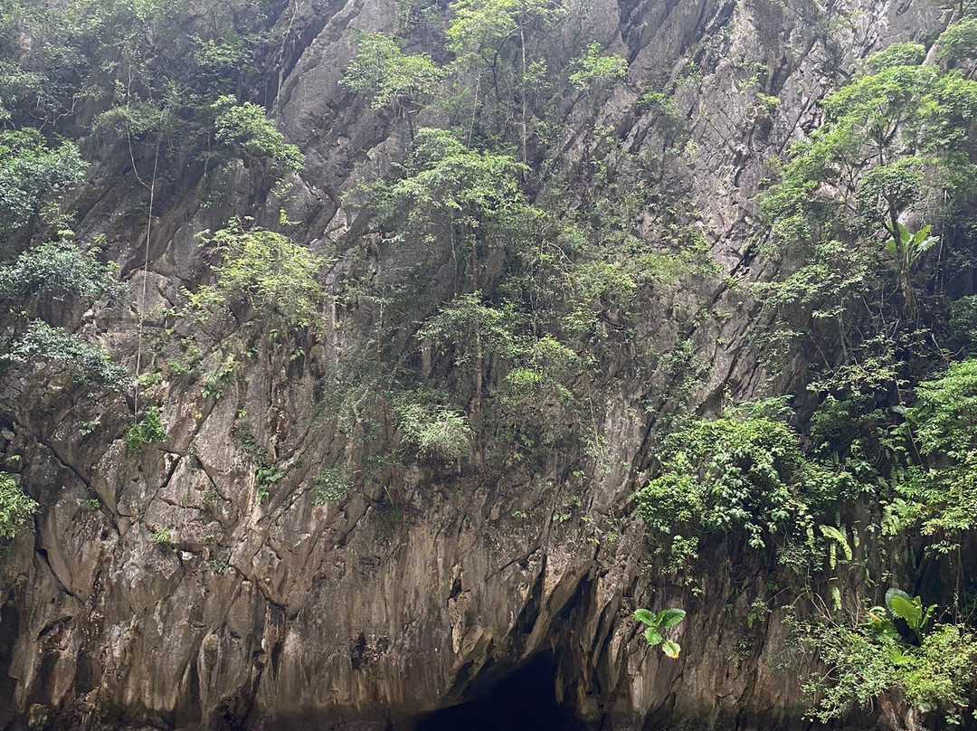 翡翠洞景点图片