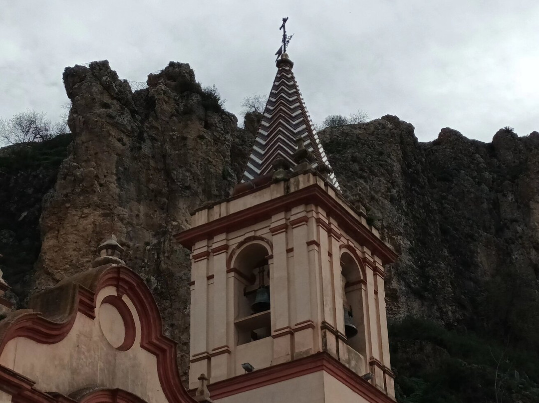 Santa Maria de la Mesa Church-萨阿拉必去景点