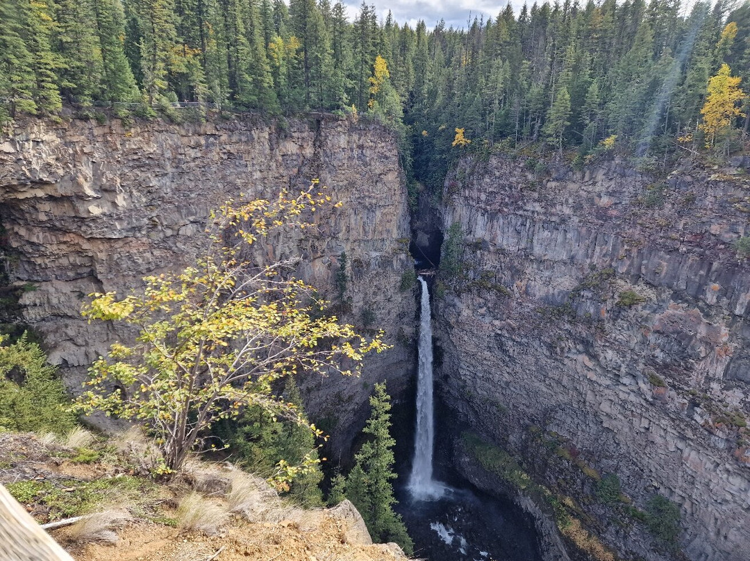 Spahat Falls景点图片