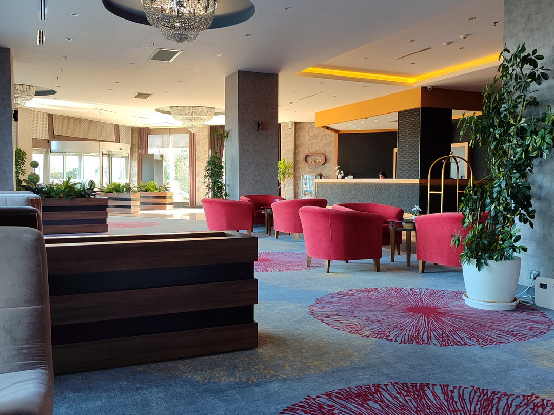 华美达泰基尔达酒店主图