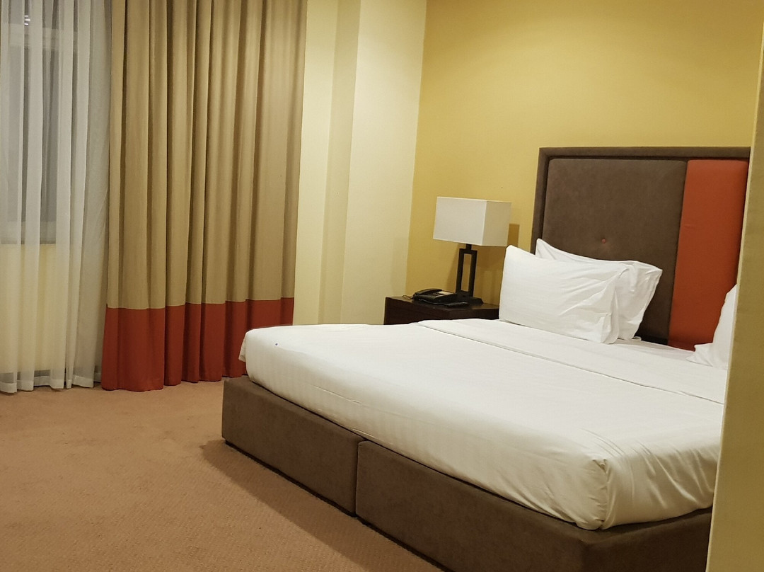 Orange Suites Hotel主图