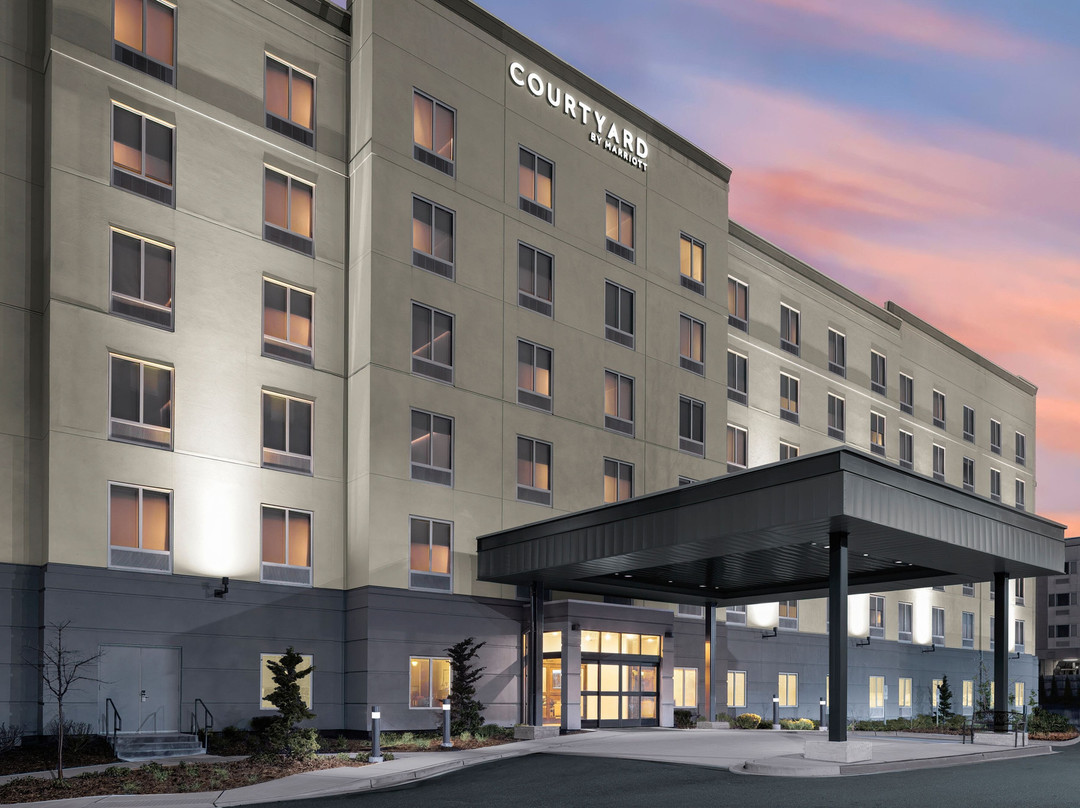 Courtyard by Marriott Seattle SeaTac Airport