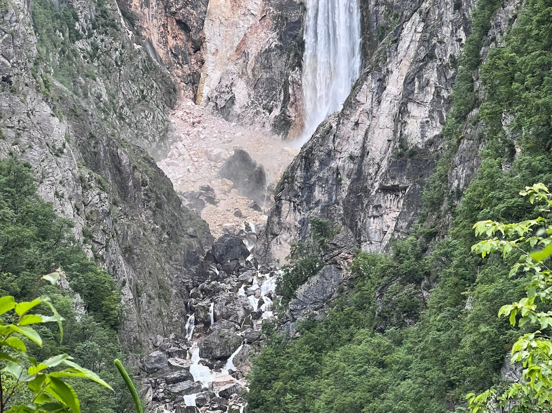 Boka Waterfall景点图片