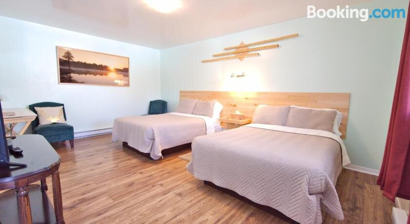 Jacques Cartier Motel主图