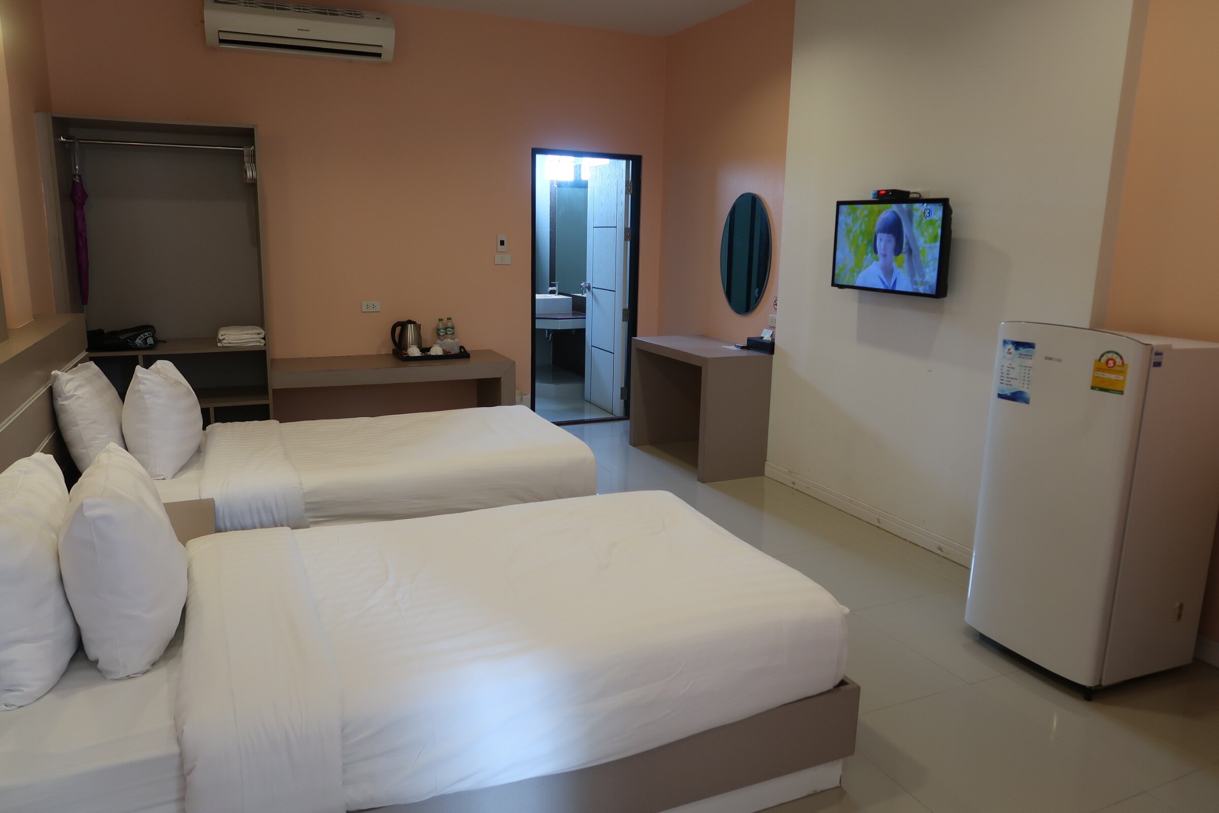 The Room At Maesai-客卧