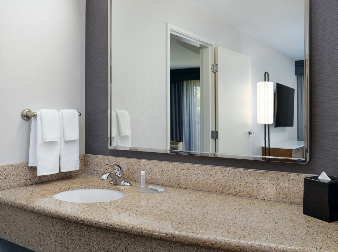 金斯顿万怡酒店主图