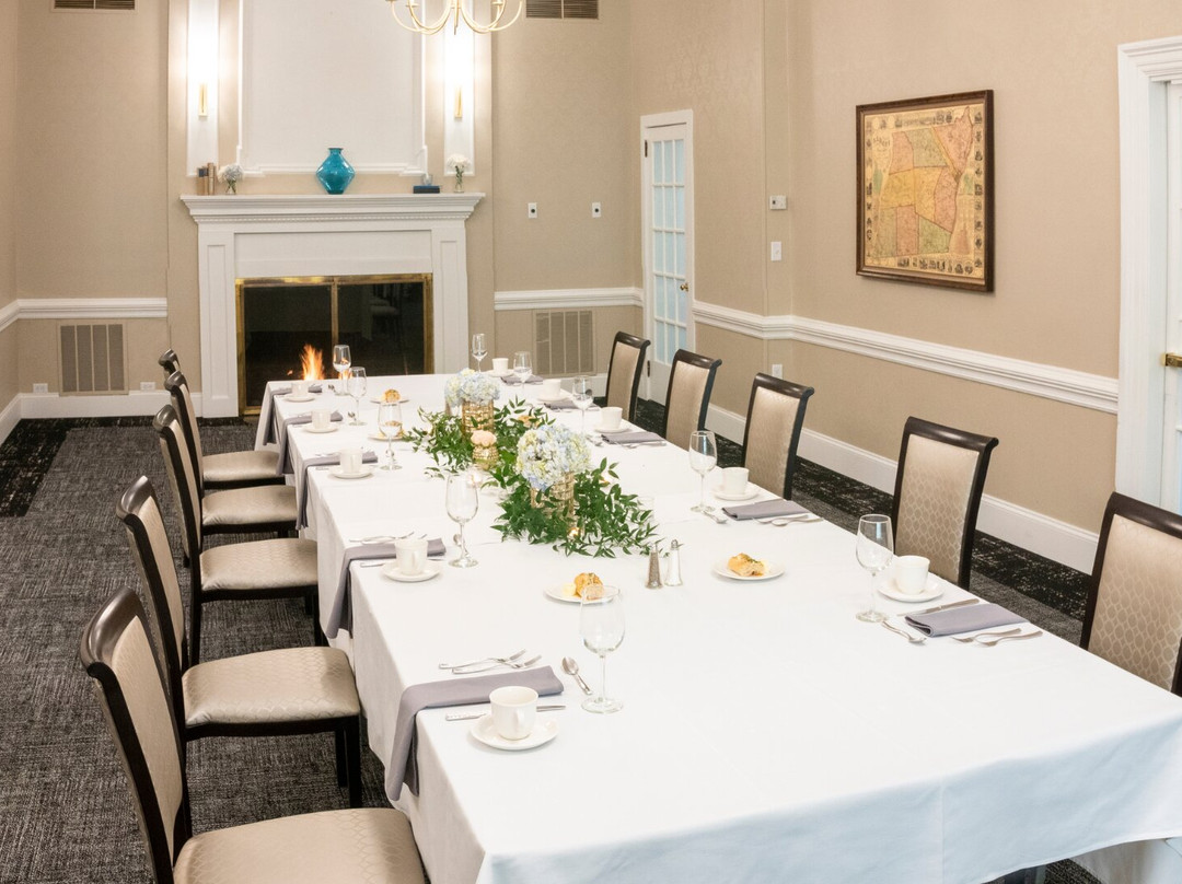 昆斯伯里酒店主图