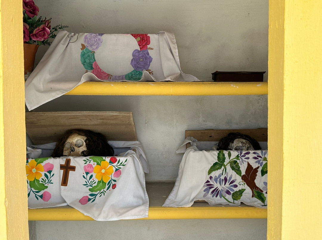 Cementerio De Pomuch