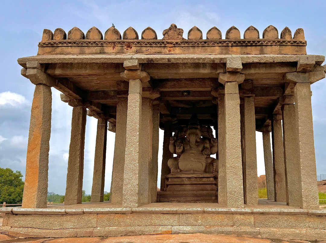 Sasivekalu Ganesha Temple-亨比必去景点