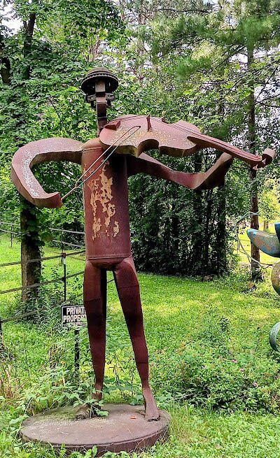 Paul Bobrowitz Spectacular Sculpture-Colgate必去景点