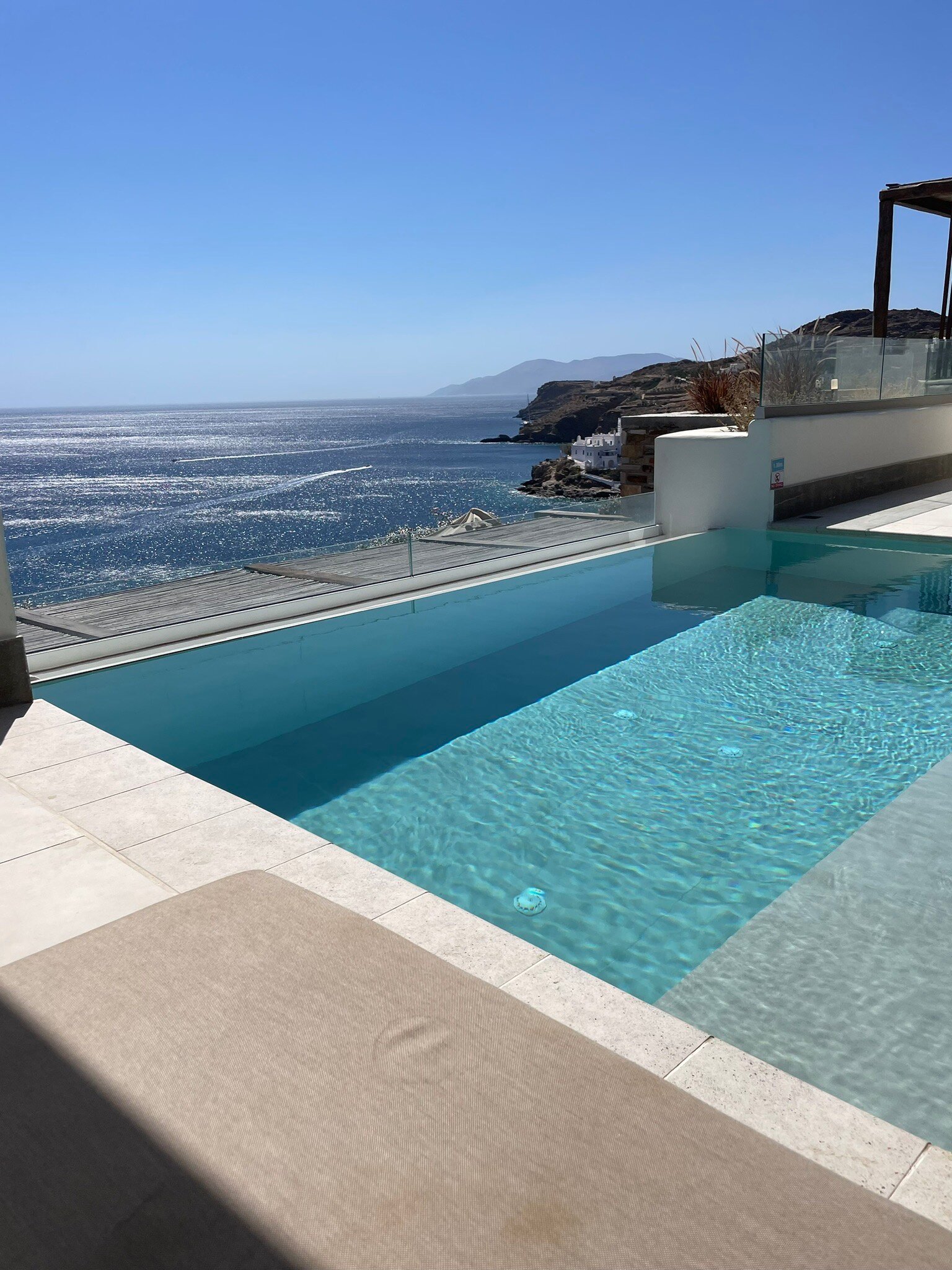 Ios Grand Pool Suites-官方