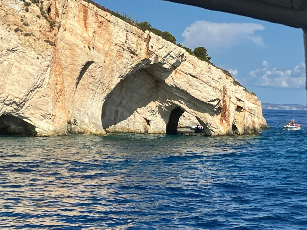 Blue Caves-Korithi必去景点