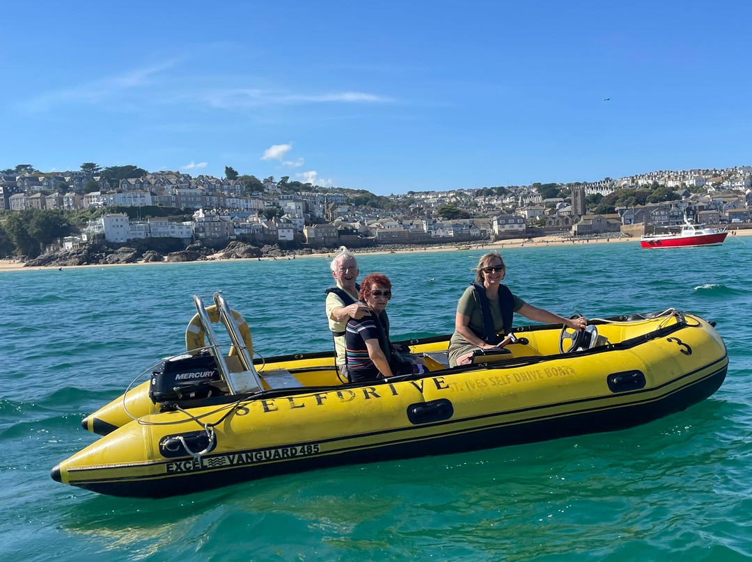 St Ives Self Drive Motor Boats-圣艾维斯必去景点