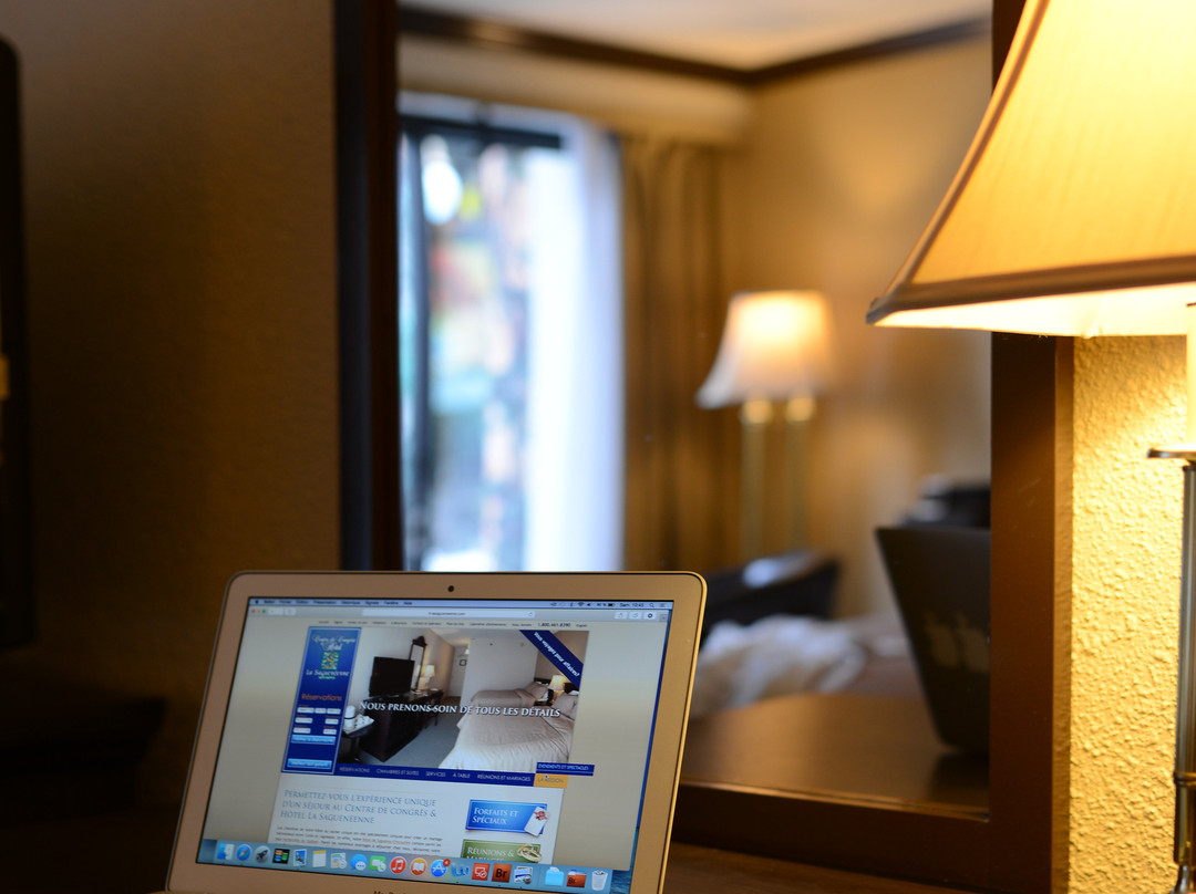 Hotel La Sagueneenne主图