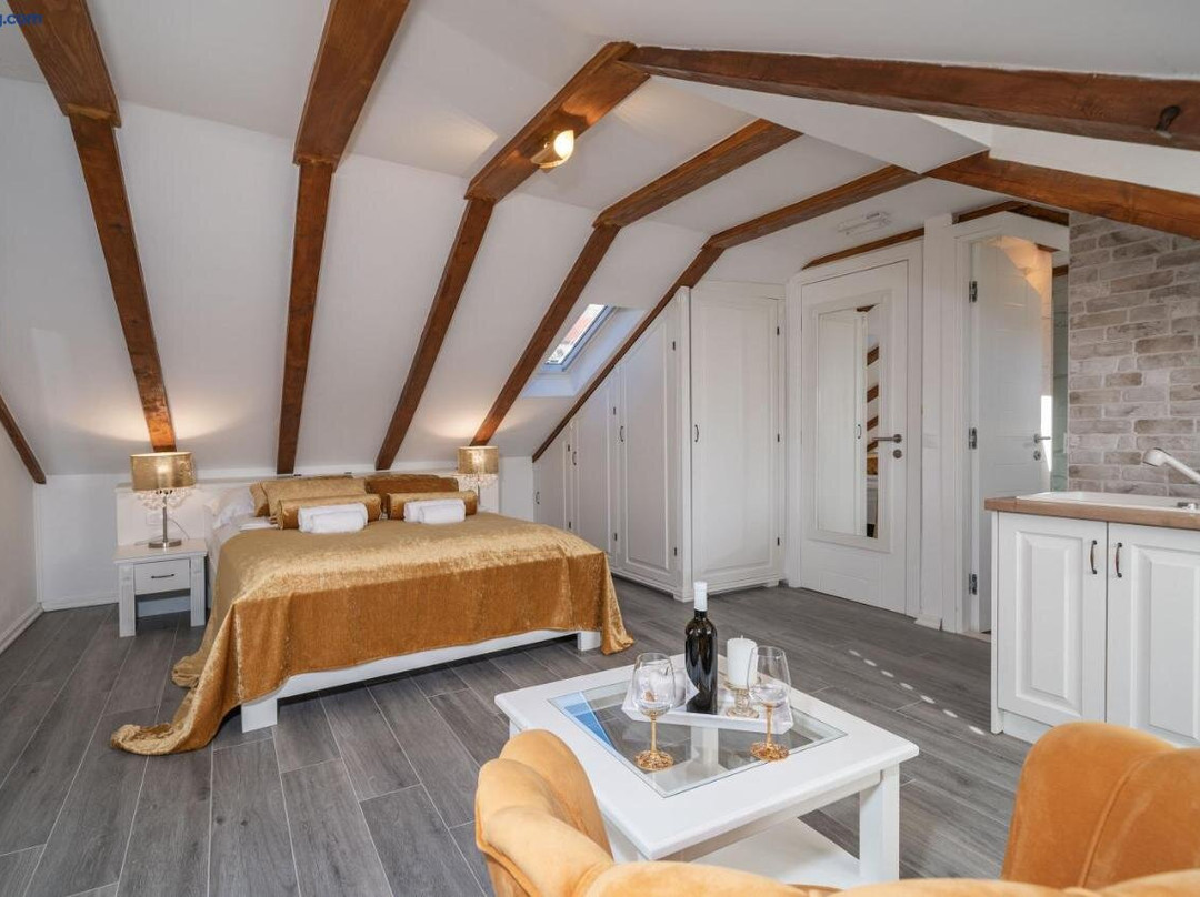 Rooms & Apartments Tomic