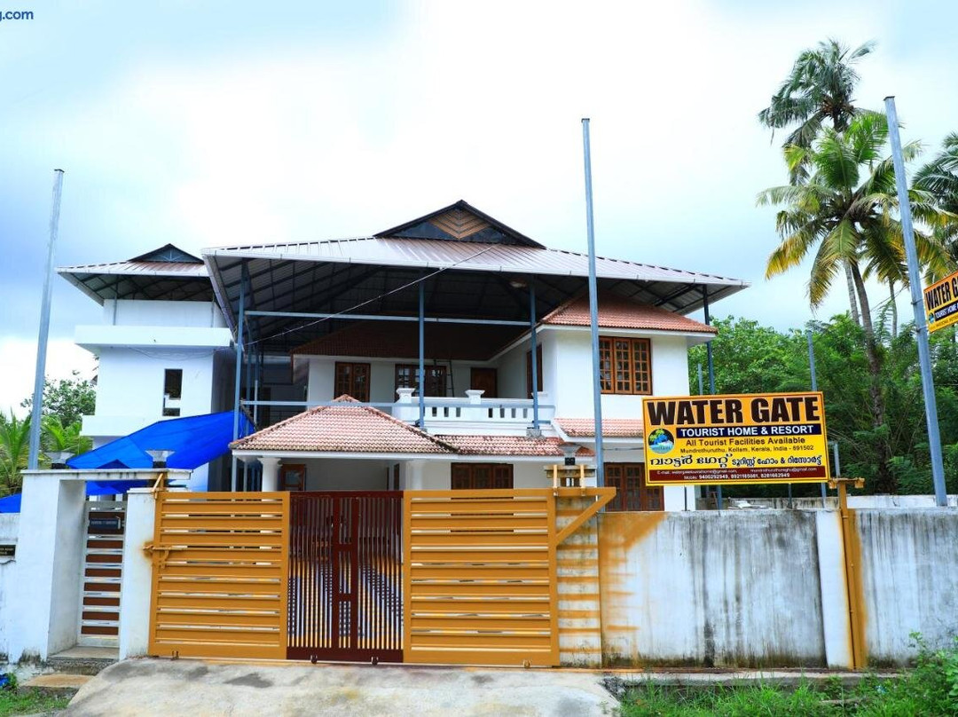 Water Gate Tourist Home and Resorts