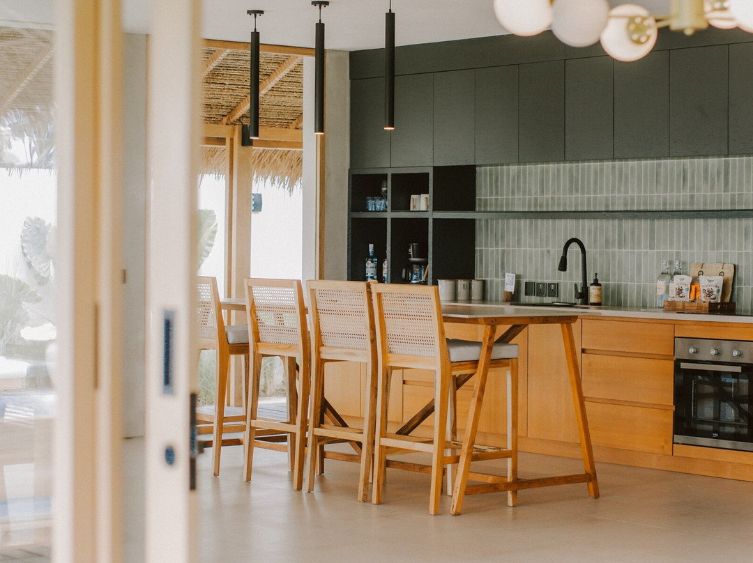 Amber Lombok Beach Resort主图