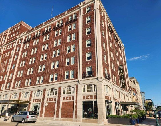 Hotel Elkhart, Tapestry Collection by Hilton-浴室