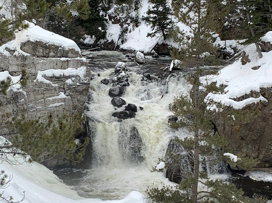 Yellowstone Expeditions-西黄石镇必去景点