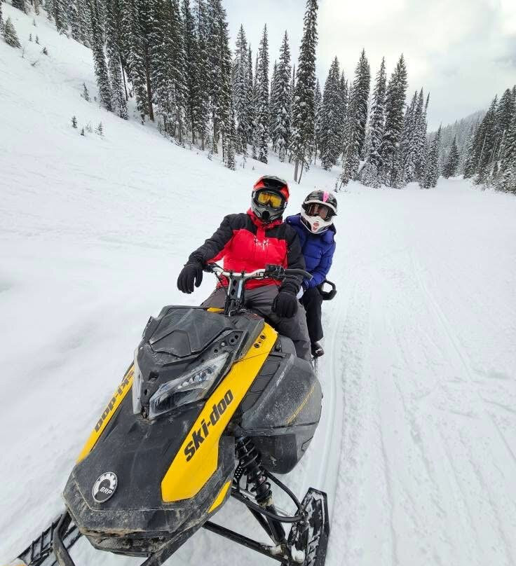 Swan Mountain Snowmobiling-Columbia Falls必去景点