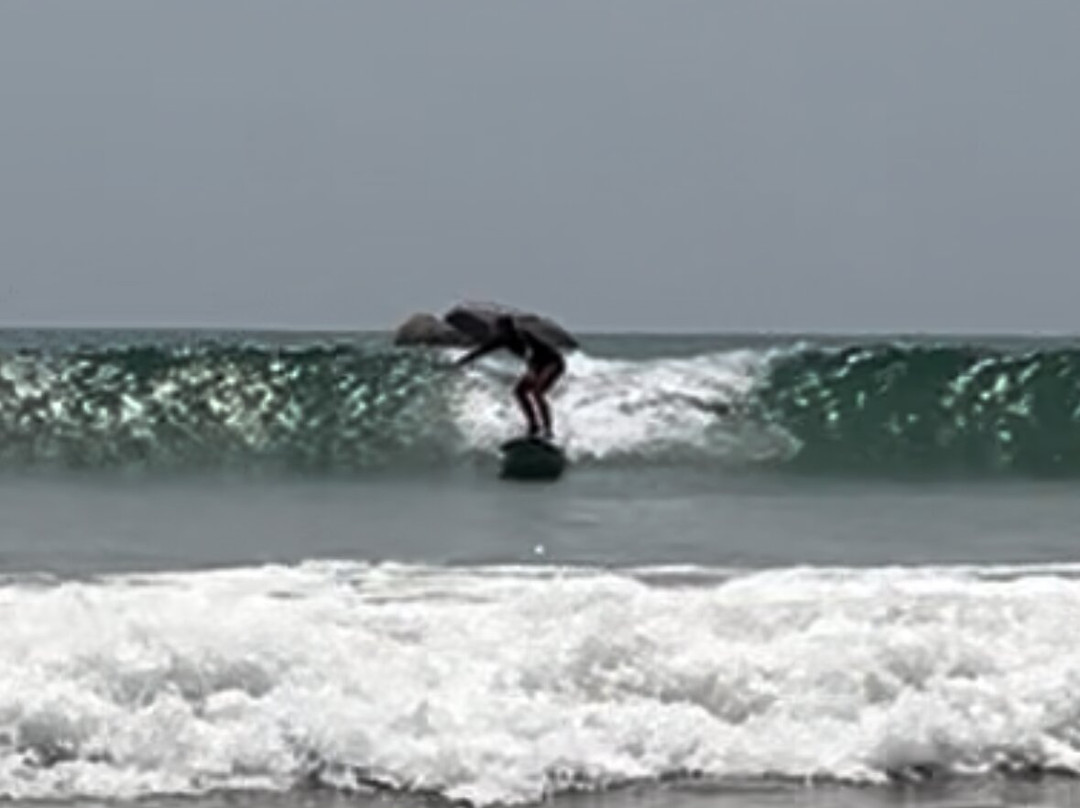 Lucky's Surf School & Surf Camp-瓦勒迦玛必去景点