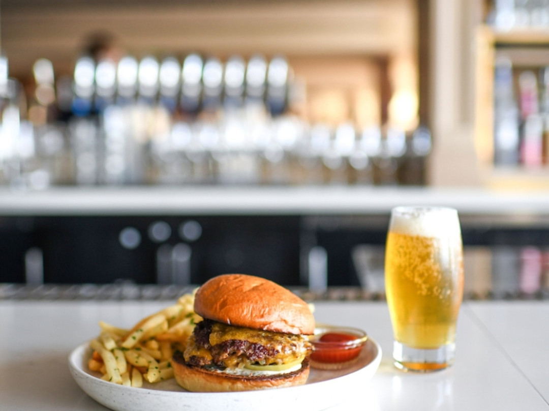 克莱尔蒙特温泉俱乐部酒店主图