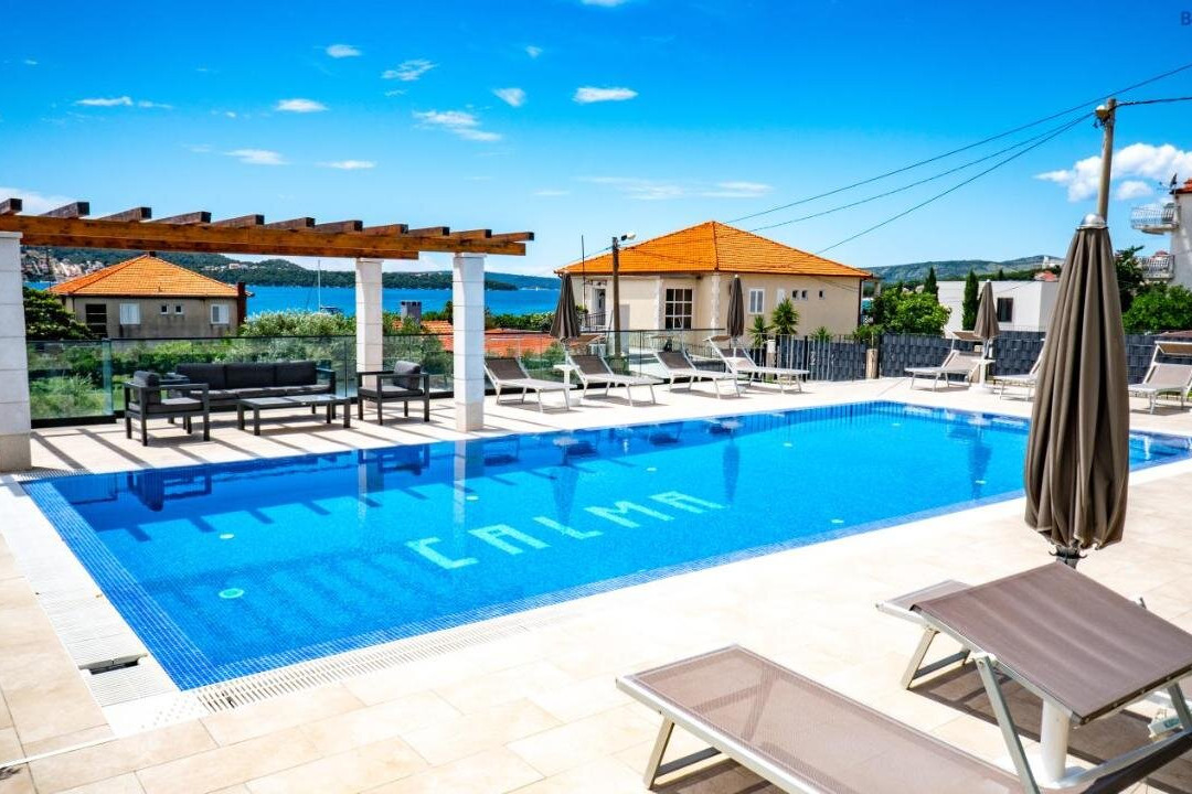 Calma Apartments